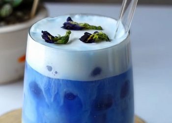 Cách làm trà sữa đậu biếc lạnh